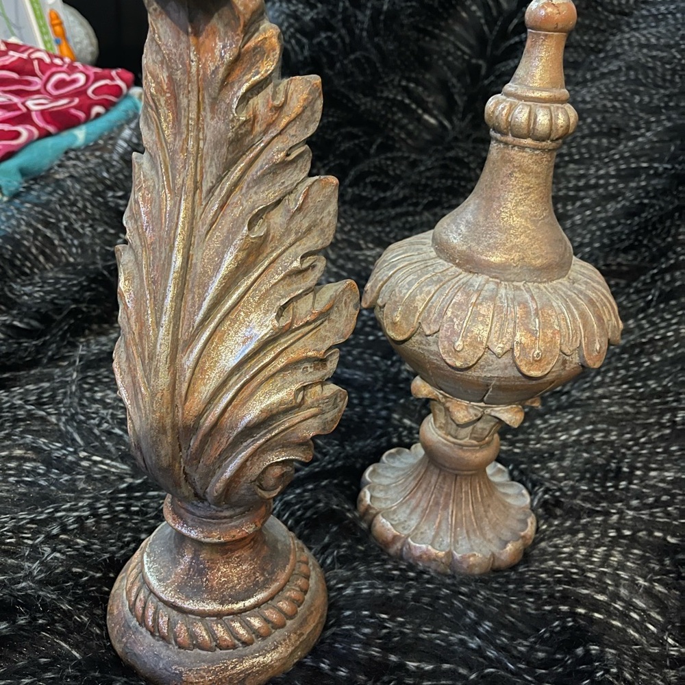 Decorative finial pieces